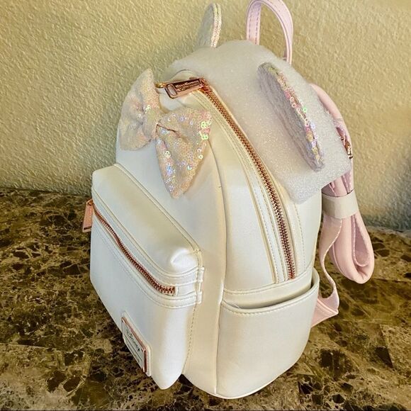 NEW Minnie Mouse Iridescent Sequin White Loungefly Mini Backpack NWT - Picture 3 of 6